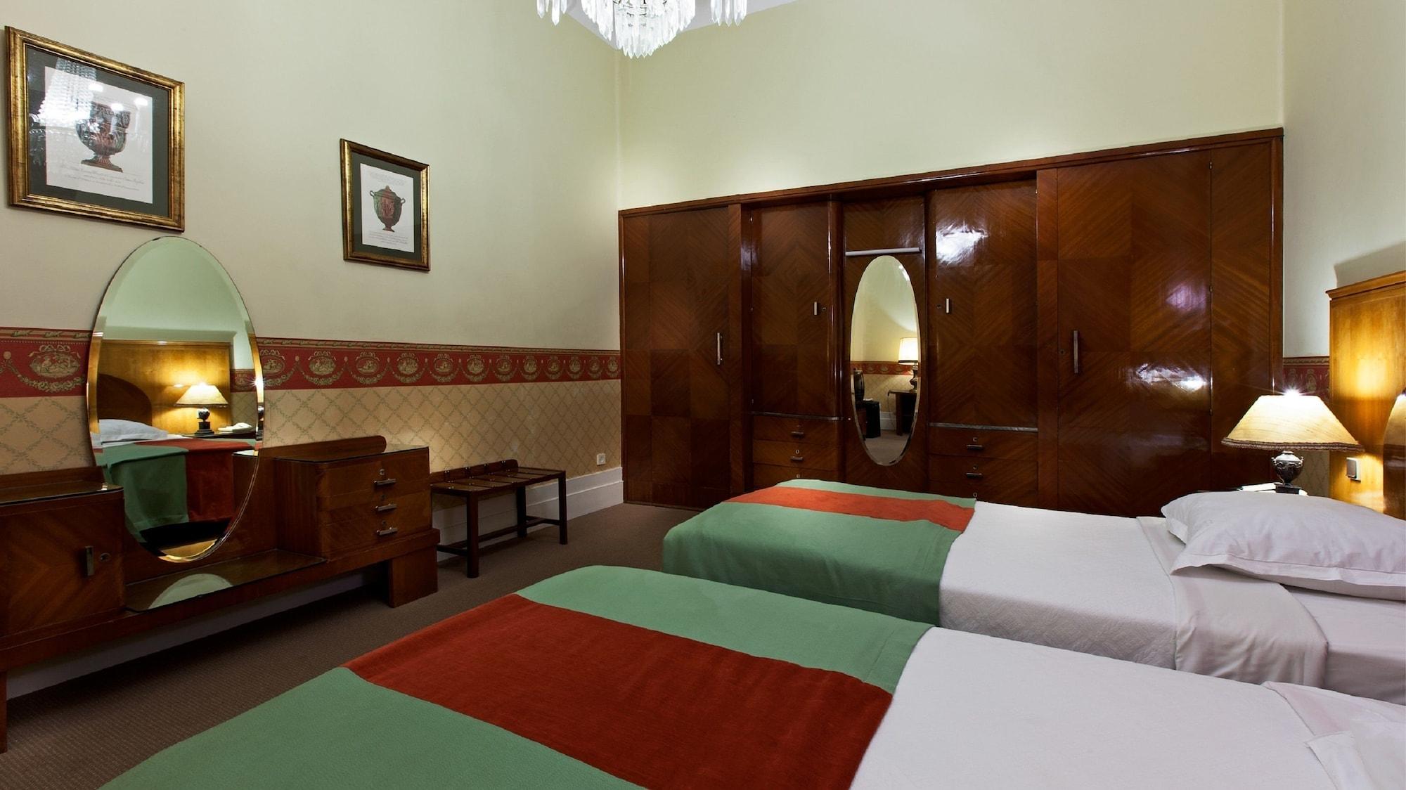 Palace Hotel Do Bussaco Luso  Luaran gambar A room at the hotel