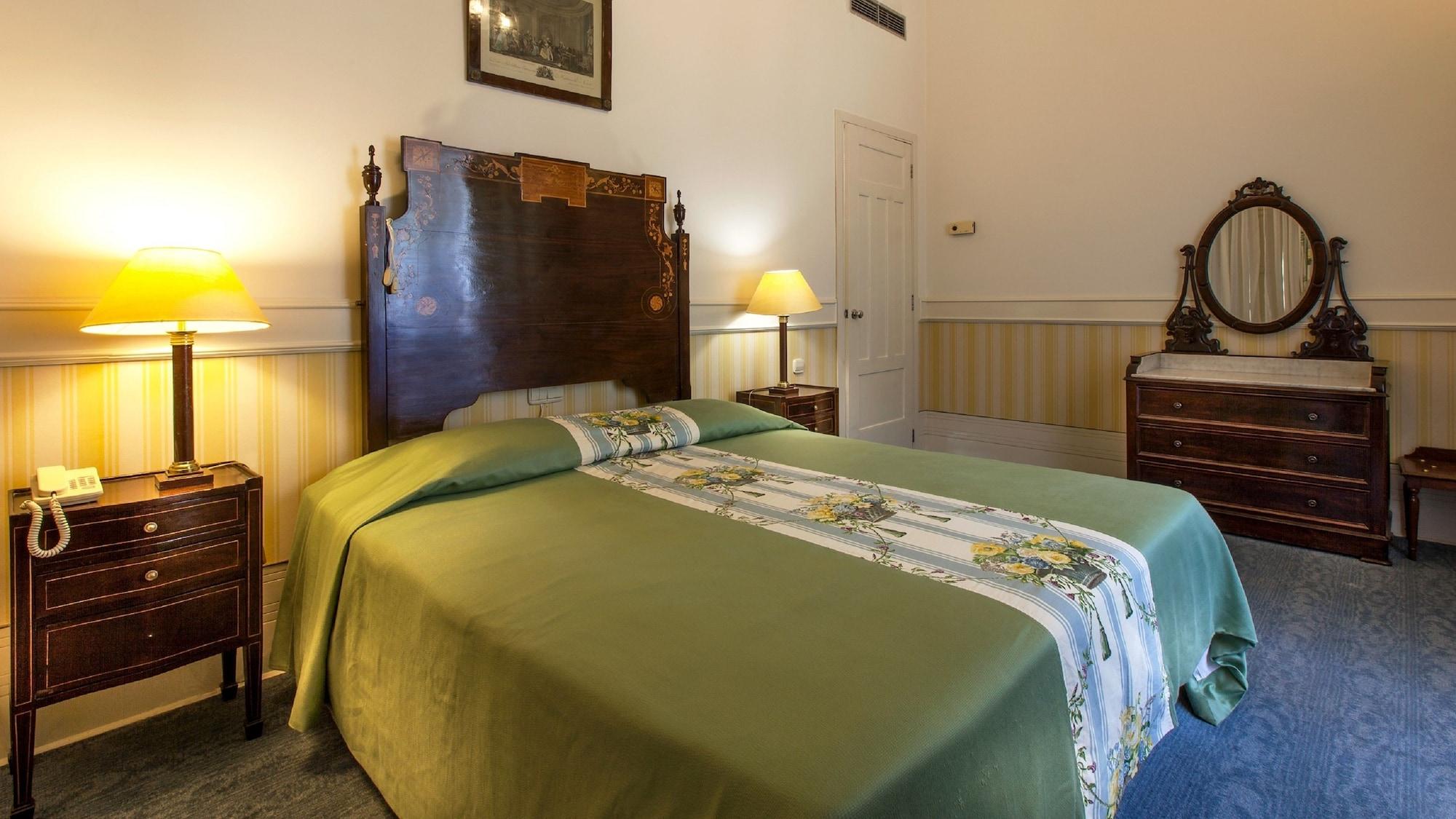 Palace Hotel Do Bussaco Luso  Luaran gambar A bedroom