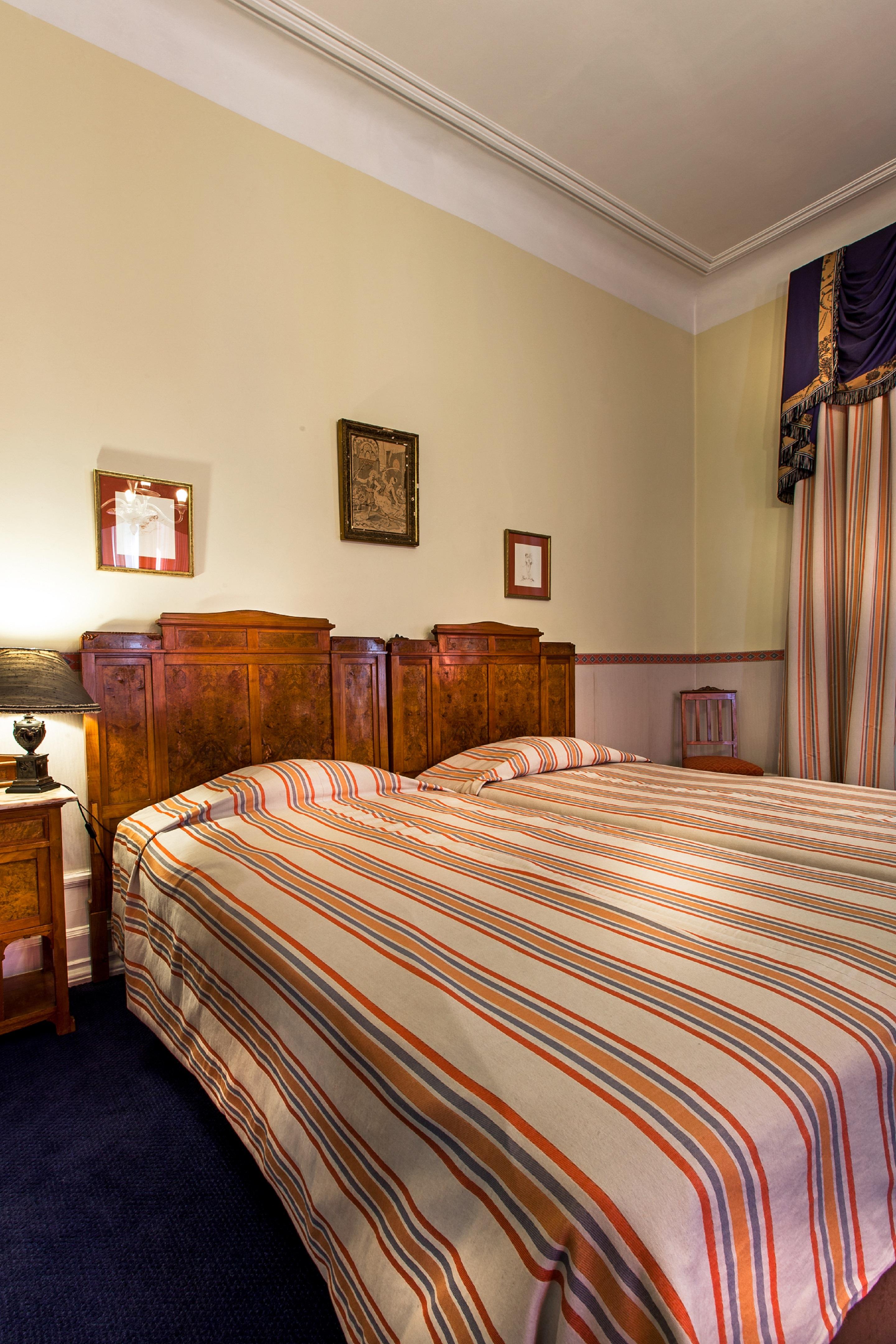 Palace Hotel Do Bussaco Luso  Luaran gambar A bedroom at the hotel