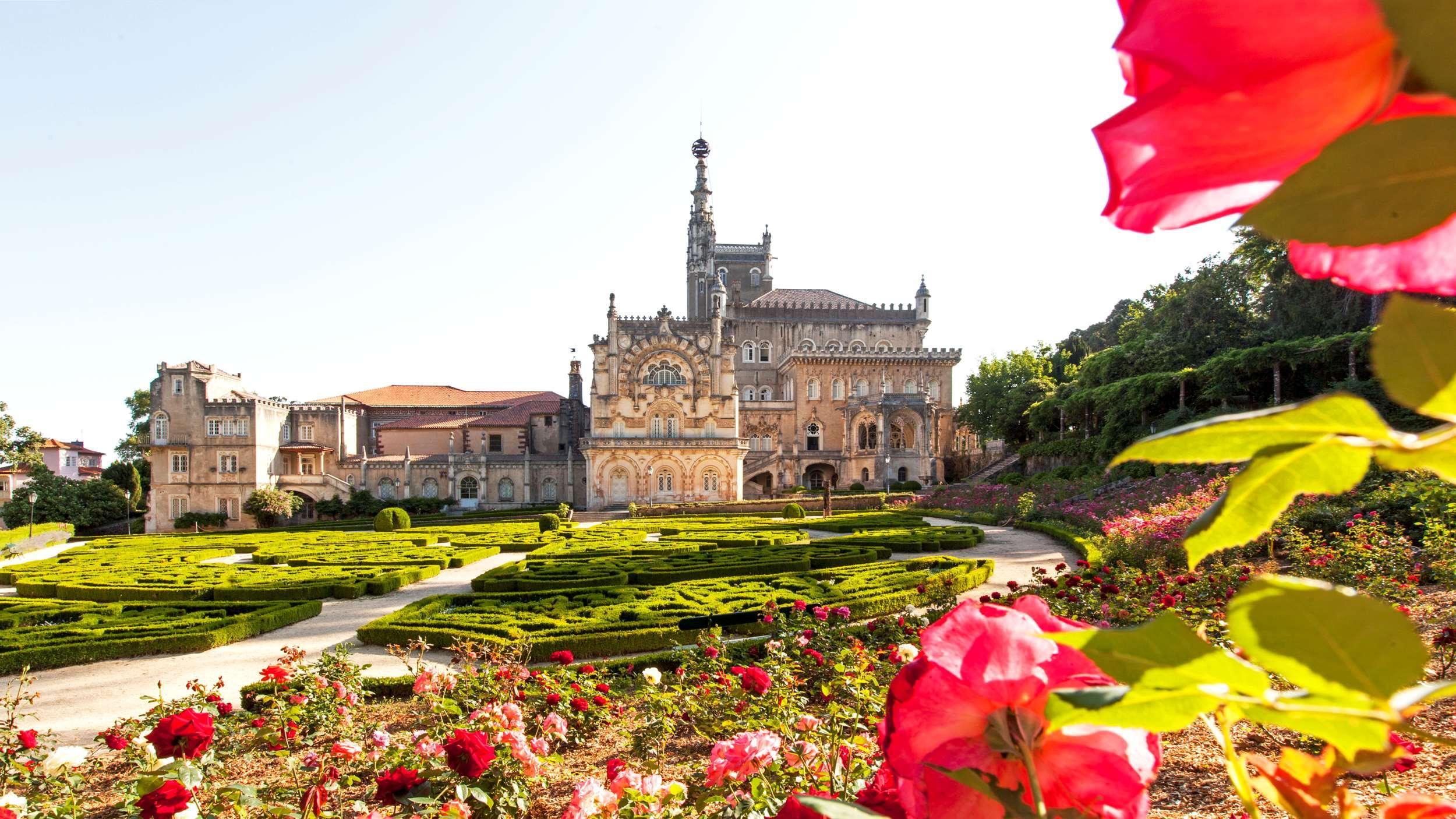 Palace Hotel Do Bussaco Luso  Luaran gambar The gardens of the Palace of the Dukes of Cadaval