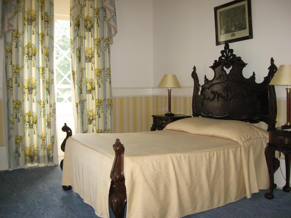 Palace Hotel Do Bussaco Luso  Luaran gambar A bedroom at the hotel