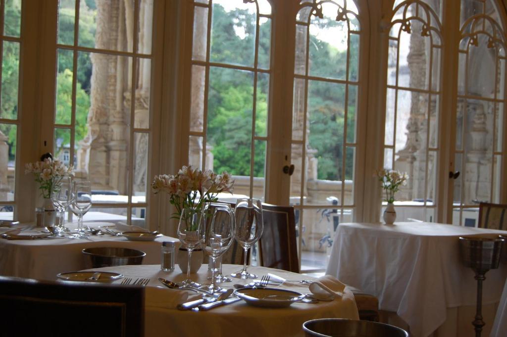 Palace Hotel Do Bussaco Luso  Luaran gambar The restaurant at The Pig