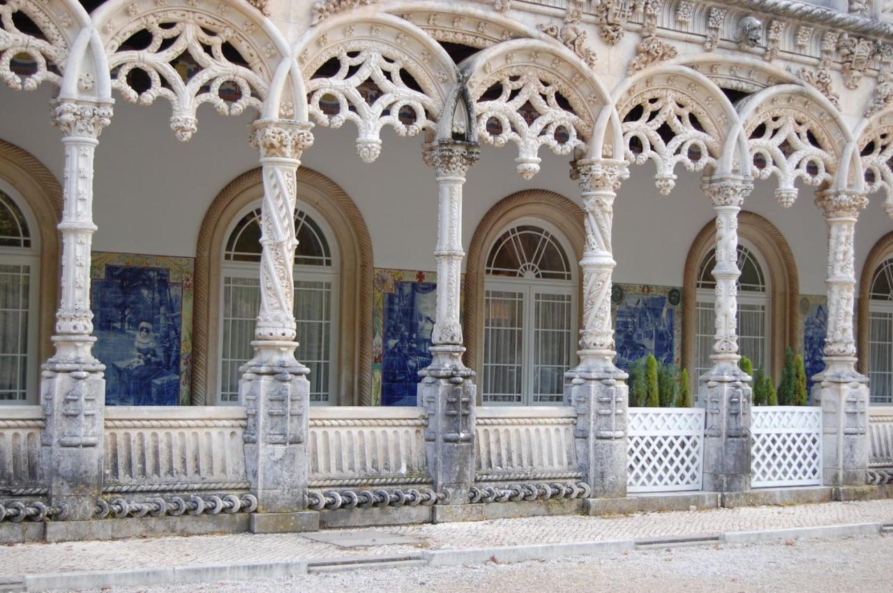 Palace Hotel Do Bussaco Luso  Luaran gambar The arcade of the main building
